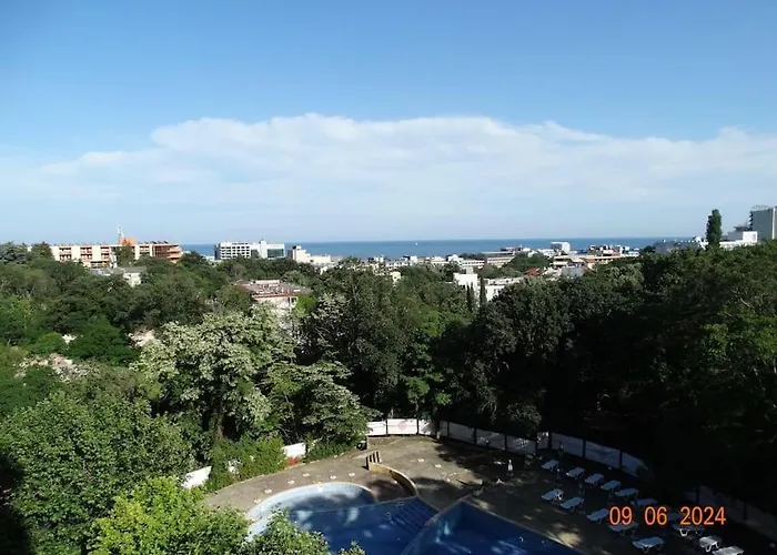 Golden Sands Flat 147